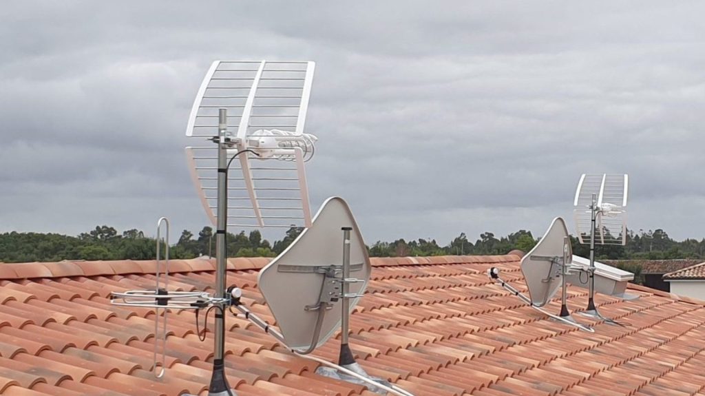 Installation d'antenne de télévision, pose de parabole