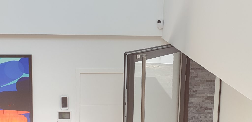 installation d'un capteur volumétrique d'une alarme AJAX avec prise photo et vidéo